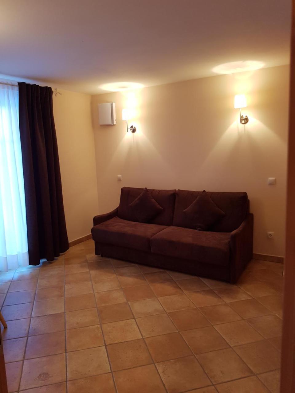 Residenze Sonnenschein Aparthotel Вилабаса Екстериор снимка